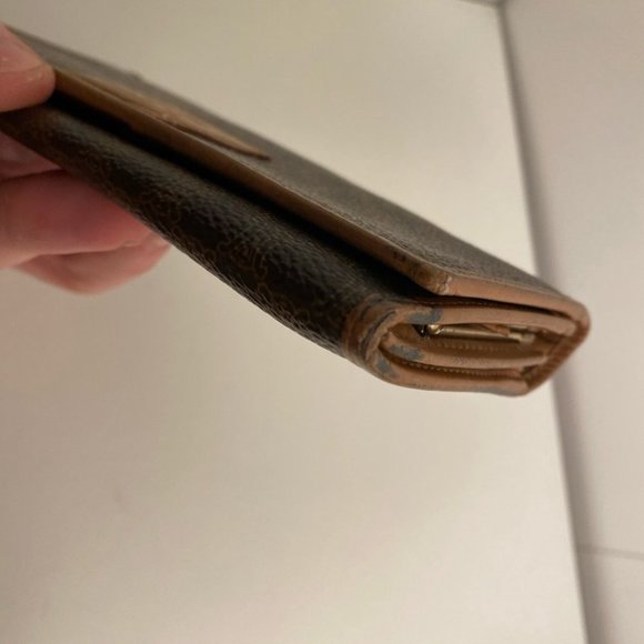 SOLD Vintage Celine Longwallet - Picture 8 of 16
